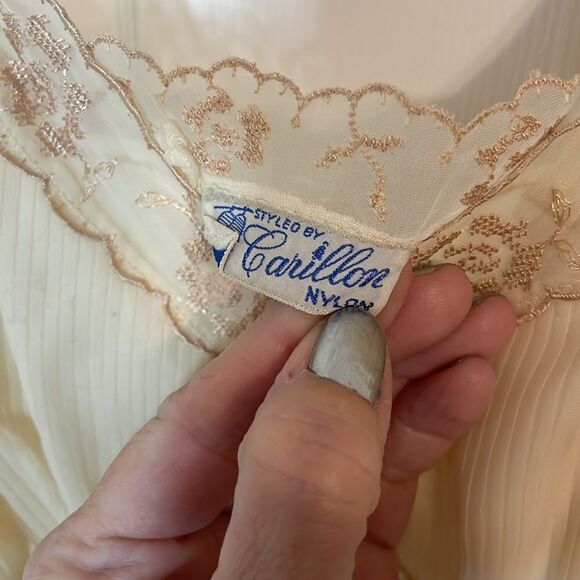 Vintage Nylon Nightgown, aesthetic, Beige, cream, Dress, Slip, Small - Picture 9 of 13